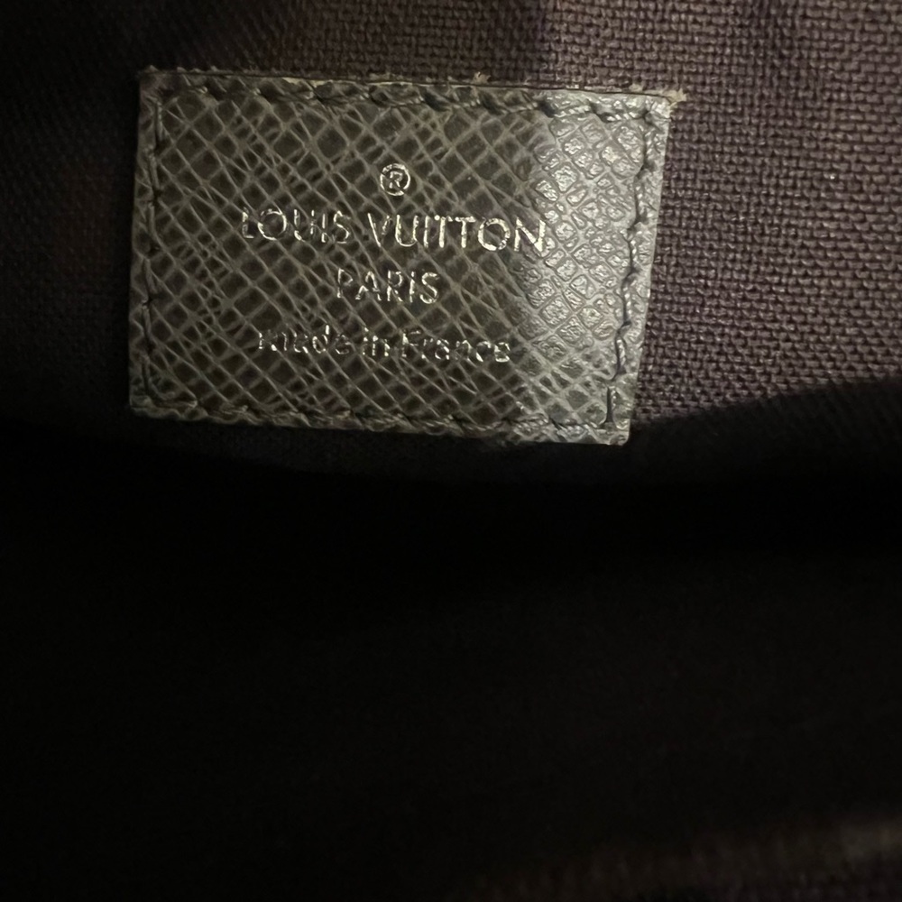 Louis Vuitton Taiga Milo Glacier Messenger Bag - Picture 11 of 16